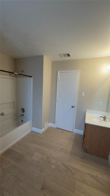 Building Photo - 2318 McCook Dr