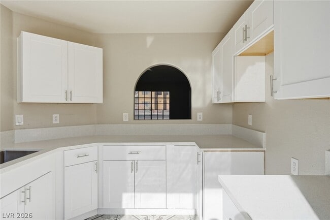 Building Photo - 808 Majestic Rock Cir