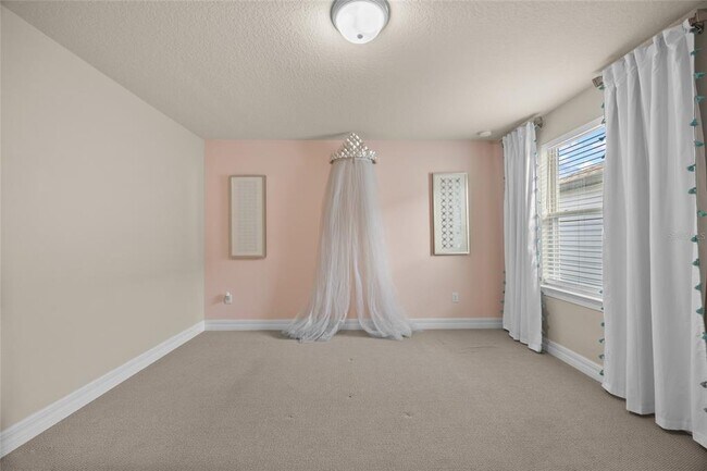 Building Photo - 2880 E Lake Pointe Dr