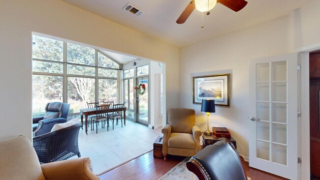 Building Photo - Charming Sun City Retreat, Available Now for Rent