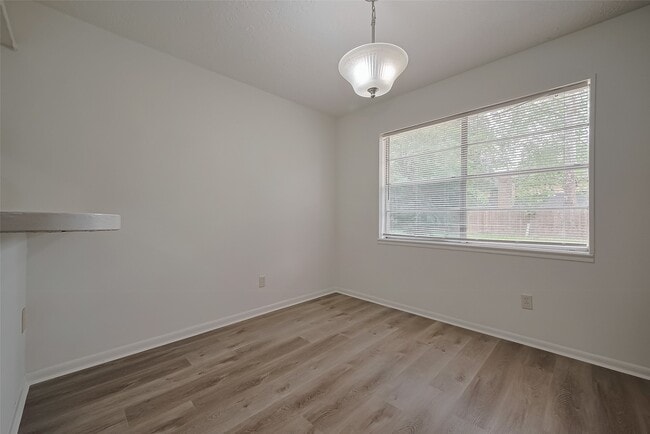 Building Photo - 10110 Margate Dr