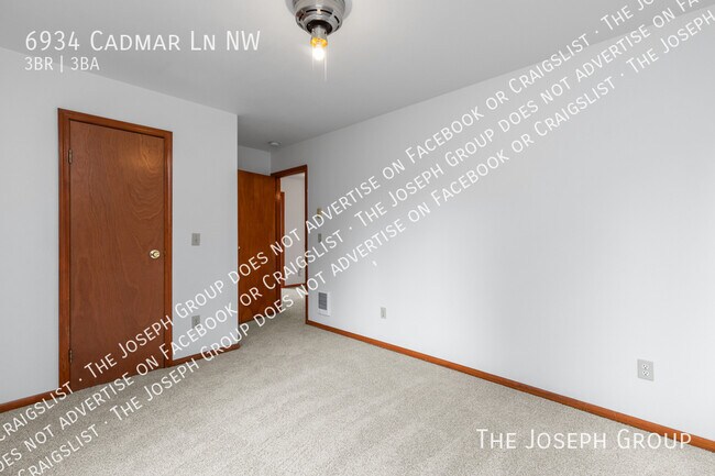 Building Photo - 6934 Cadmar Ln NW