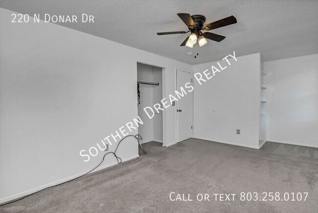 Building Photo - 220 N Donar Dr