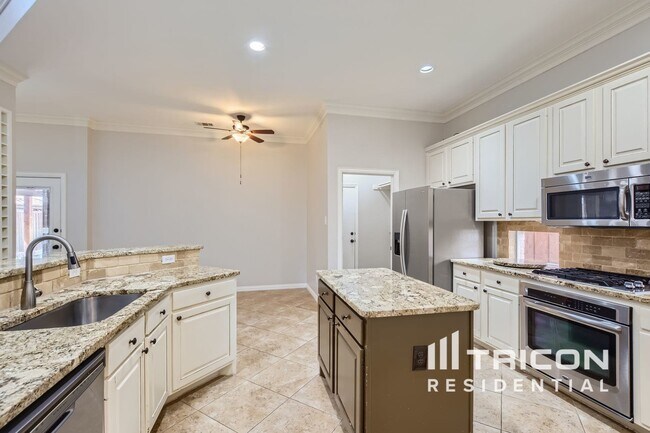 Building Photo - 2020 Hillcroft Dr