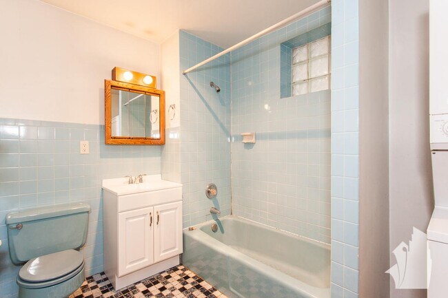 Building Photo - 1 bedroom in Chicago IL 60622