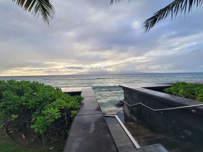Building Photo - 3559 Lower Honoapiilani Rd
