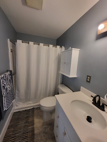 Master Bath - 18 Beachwood Bay Dr