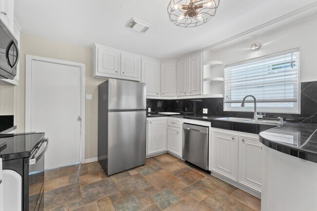 Building Photo - 3510 Elmridge St