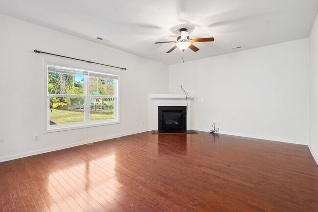 Building Photo - APPLICATION RECEIVED! Welcome to this charming 4-bedroom, 2.5-bathroom home located in Durham, NC.!