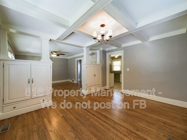 Building Photo - 2729 Calumet St