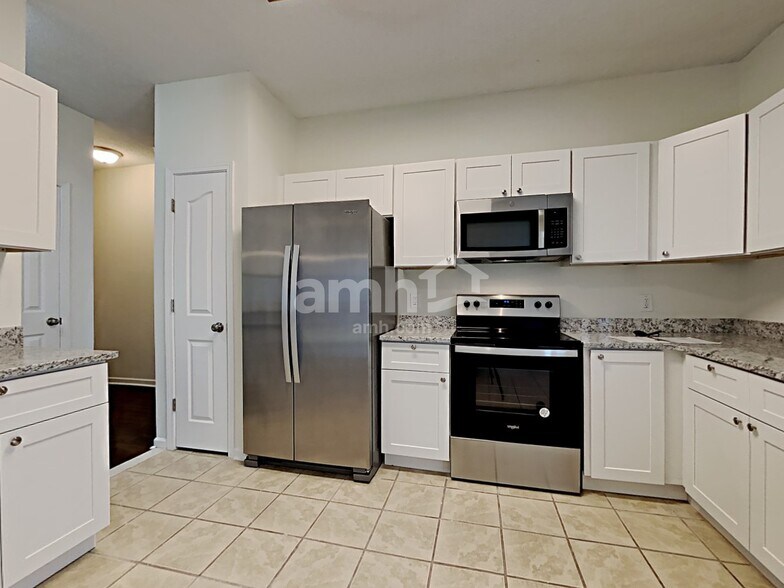 Building Photo - 106 Peterborough Dr