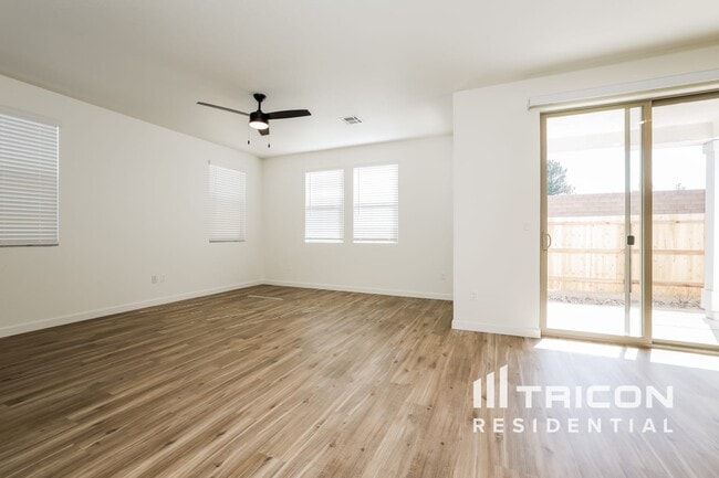 Building Photo - 807 Fire Wheel Dr