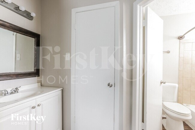 Building Photo - 24134 Silversmith Ln