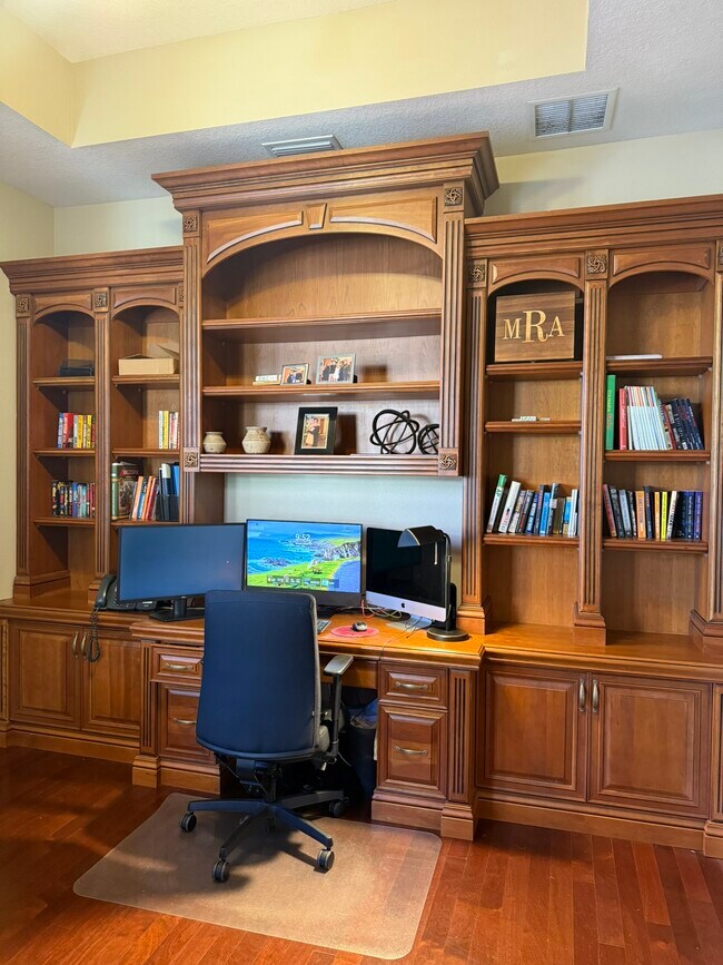 Building Photo - 6802 Dominion Ln