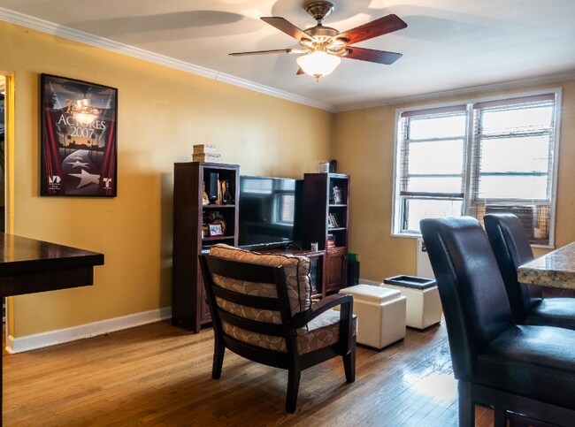 Building Photo - 5635 Netherland Ave