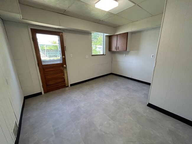 Building Photo - NORWOOD- Cozy 2 bedroom 1 bath