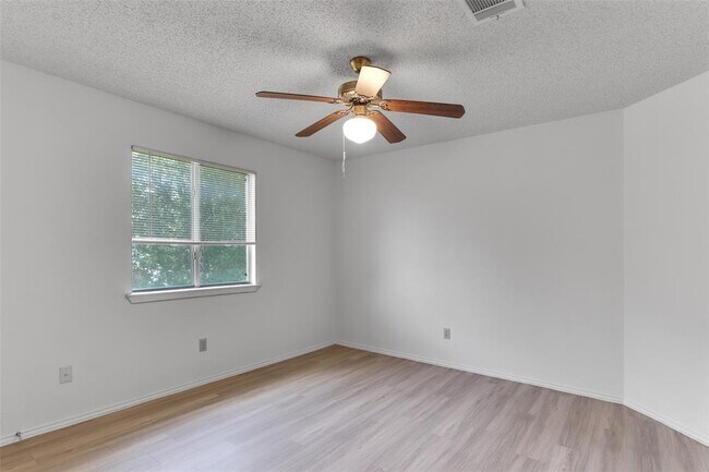 Building Photo - 8313 Columbia Falls Dr