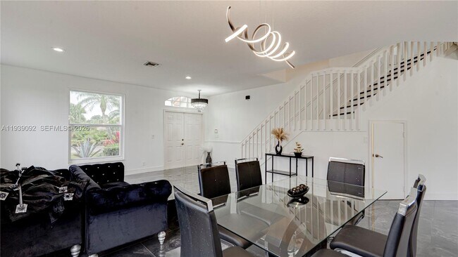 Building Photo - 7109 Walden Pond Ct