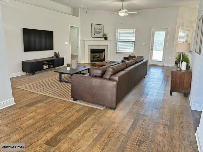 Building Photo - 5783 Dogwood Dr E