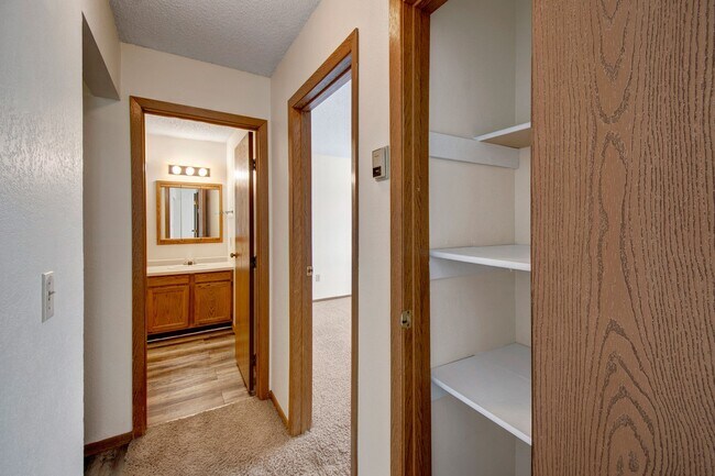 Windscape Hallway Storage Closet - Windscape