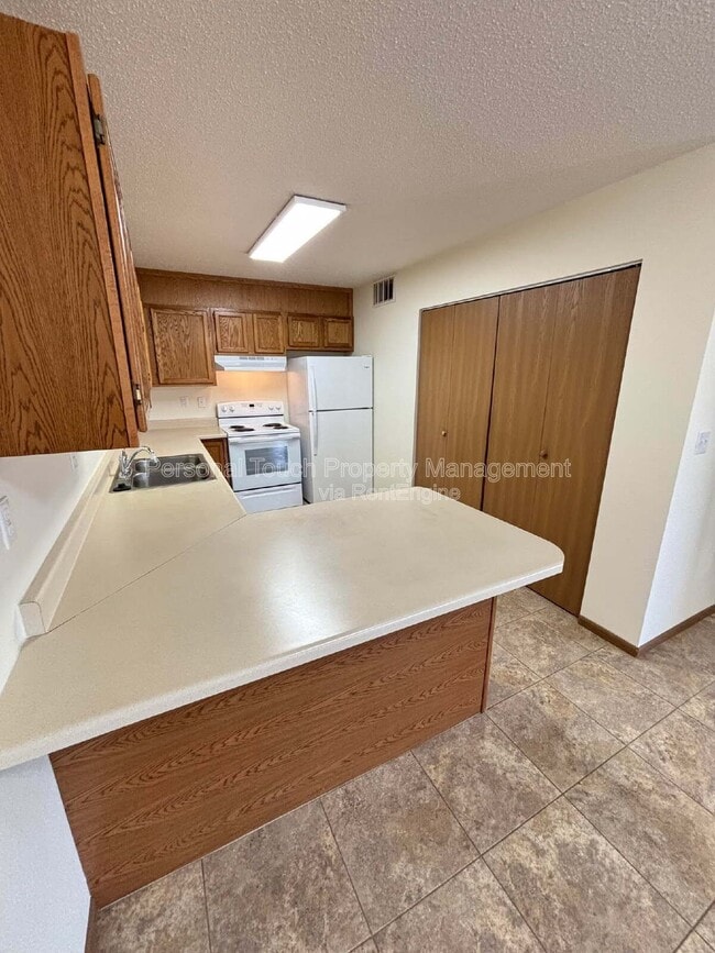 Building Photo - 455 22nd St E