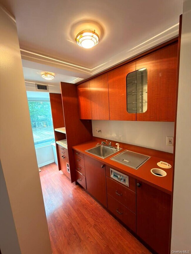Building Photo - 155 W 68th St