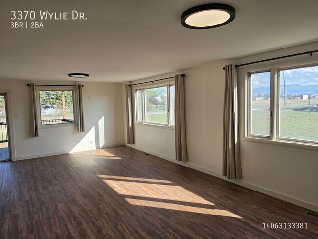 Building Photo - 3370 Wylie Dr