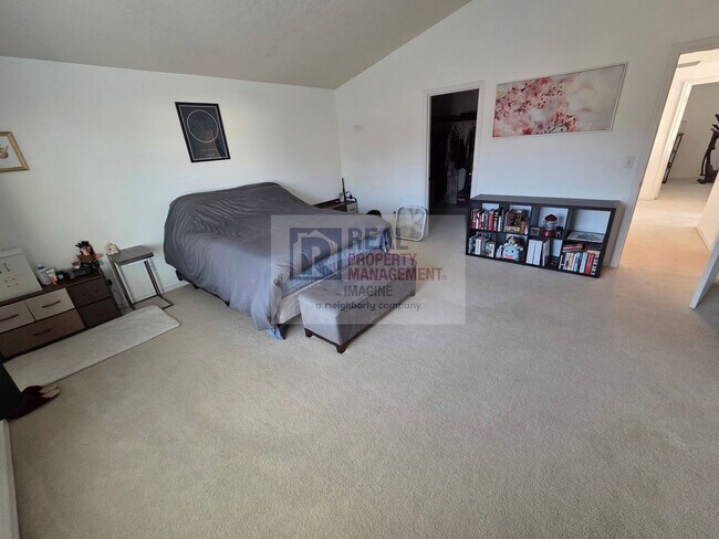 Building Photo - Check out this beautiful 3 bedroom, 2.5 bath home!