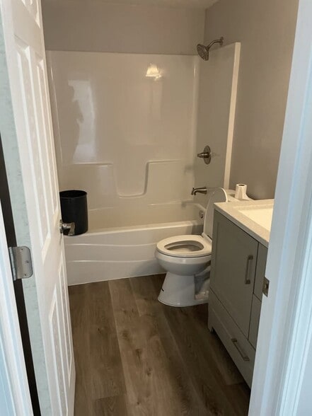 Building Photo - 1231 Primrose Ln