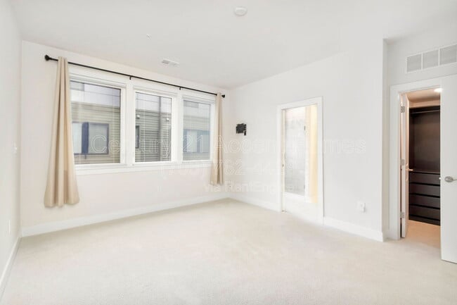 Building Photo - 402 Stabler Ln