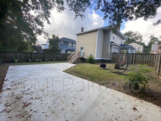 Building Photo - 816 Oak St