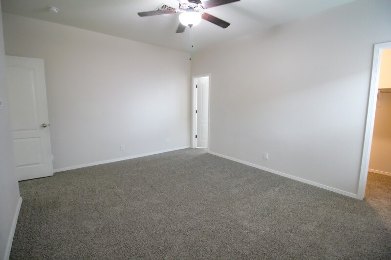 Building Photo - 13276 Emerald Isle St