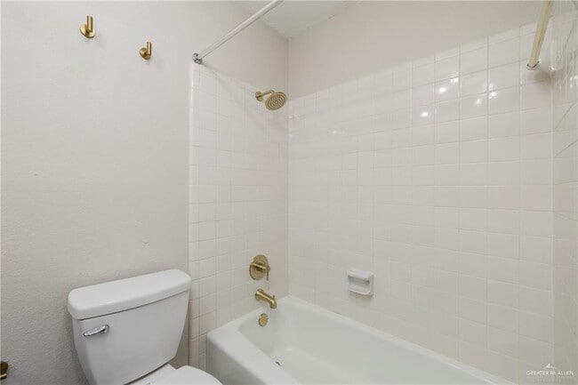 Building Photo - 18 Martin Ave