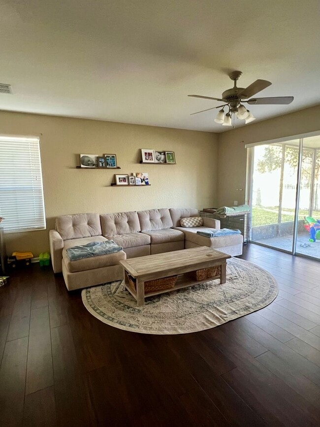 Building Photo - 3 Bedroom, 2.5 bath in Waterford Lakes ...