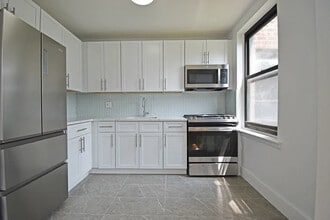 Building Photo - 52-18 39th Ave