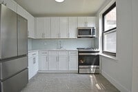 Building Photo - 52-18 39th Ave