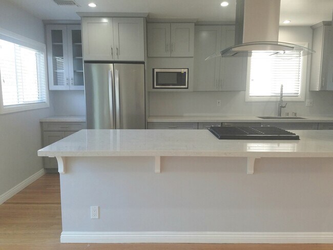 Building Photo - Cozy Remodeled 3 Bedroom Home In Culver City!