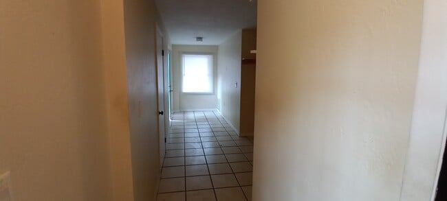 Building Photo - 224 Lake Winnemissett Dr
