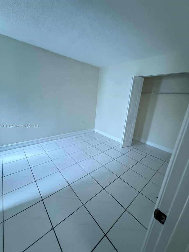 Building Photo - 1190 NW 124th Ave