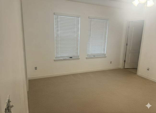 Building Photo - 8241 Imperial Oak Dr