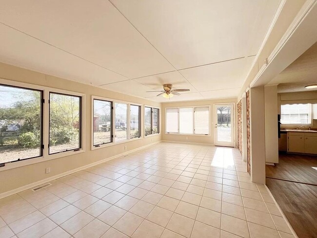 Building Photo - 102 Woodcliff Ct