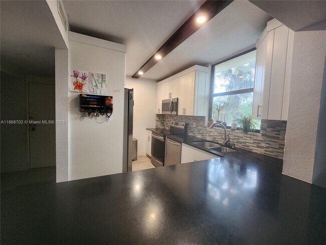 Building Photo - 8419 Forest Hills Dr