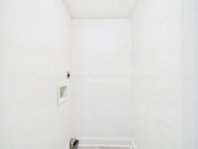 Building Photo - 701 W Kansas St
