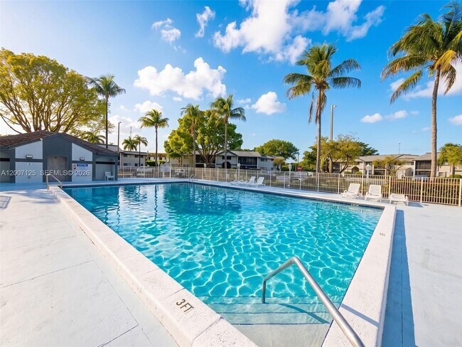 Building Photo - 20741 NE 4th Ct