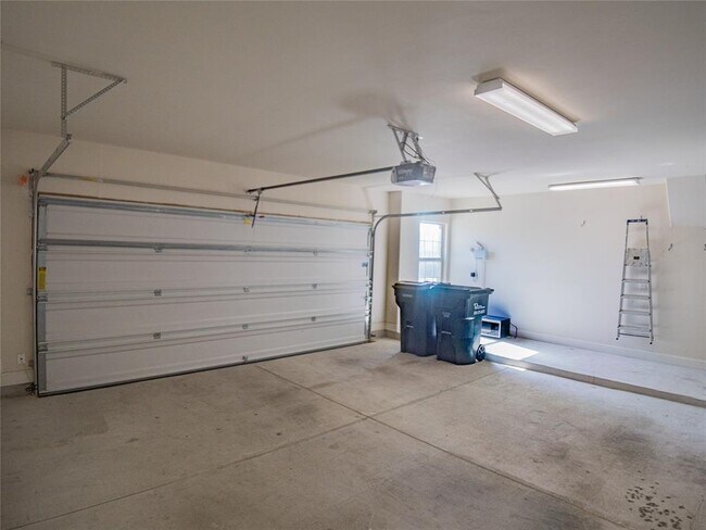 Building Photo - 1235 Falling Hills Dr