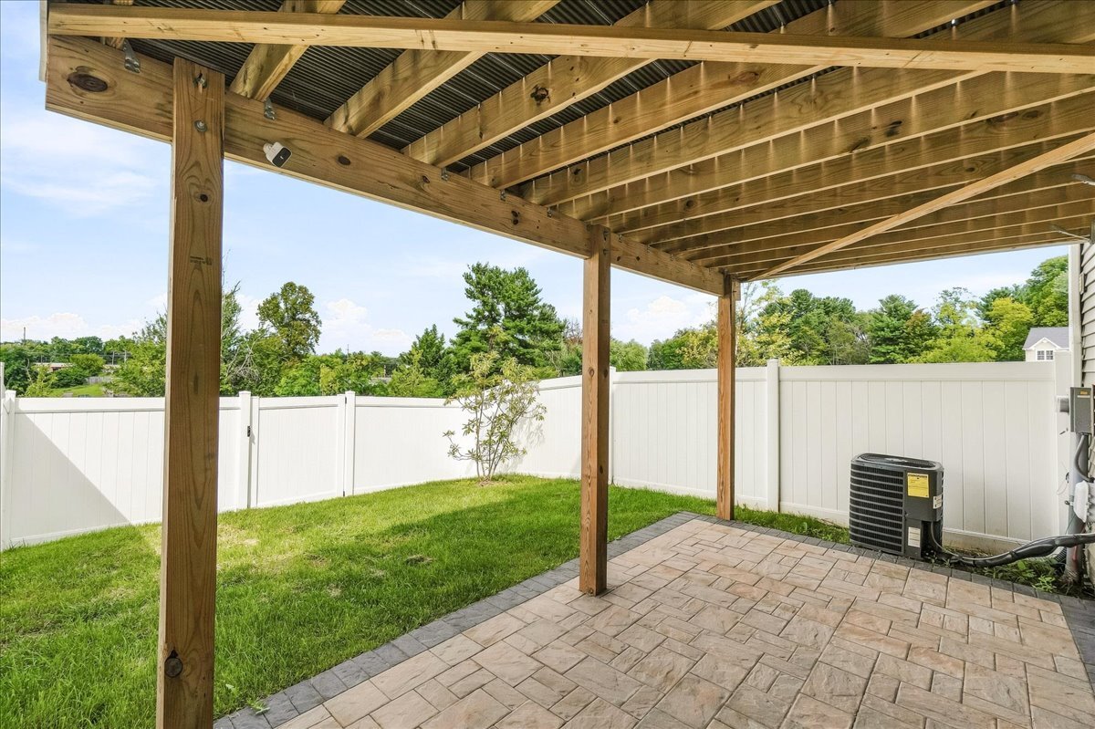 Fenced yard - 1403 Wilmer Park Ln