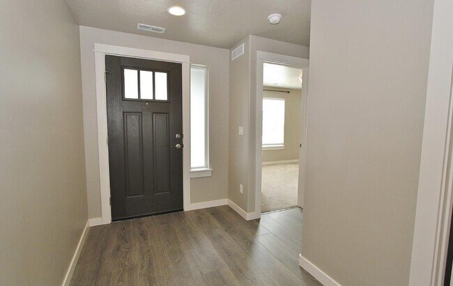 Building Photo - 10510 W Daylily Ave