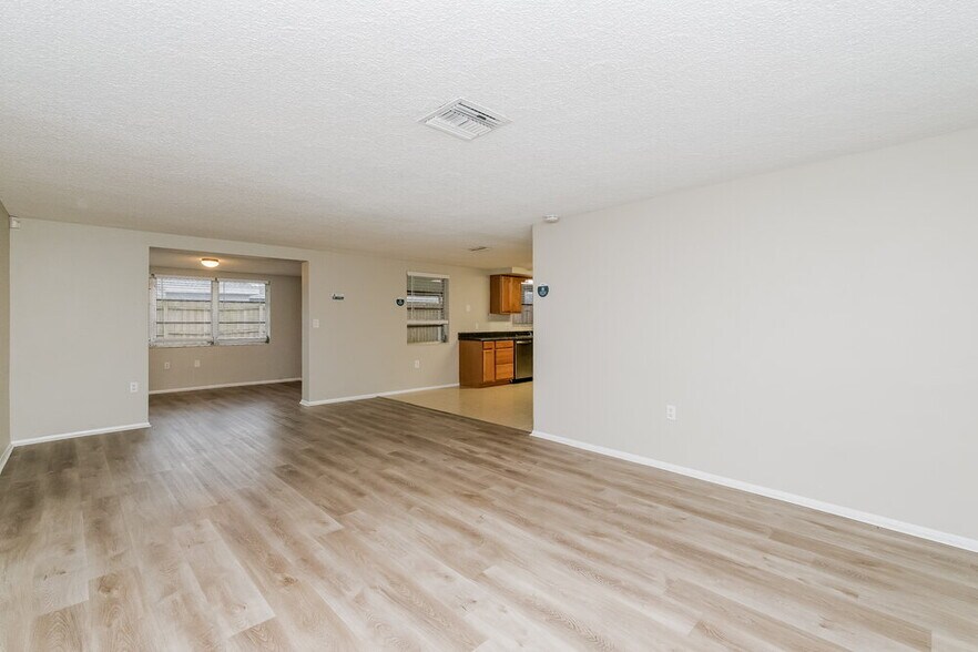 Building Photo - 6226 9th Ave