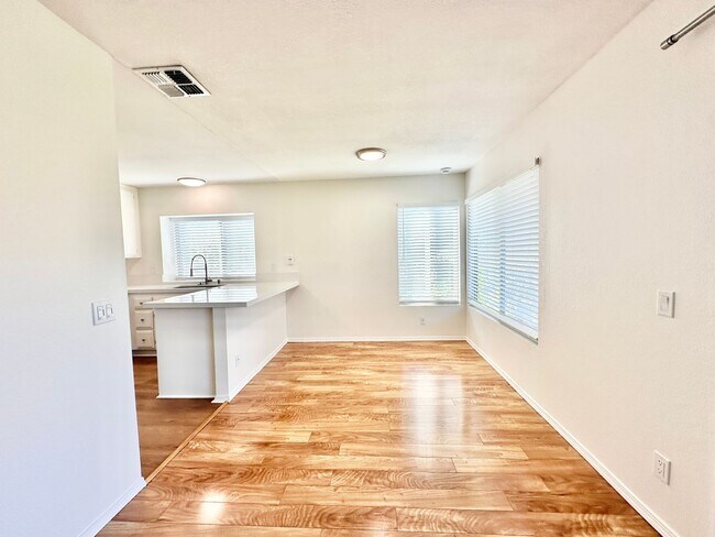 Building Photo - 1652 Pala Lake Dr