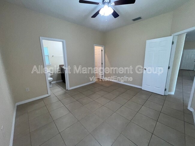 Building Photo - 645 Bluebill Ct